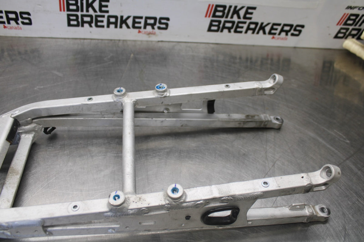 24 APRILIA TUONO V4 1100 FACTORY ABS REAR SUBFRAME BACK SUB FRAME BB887