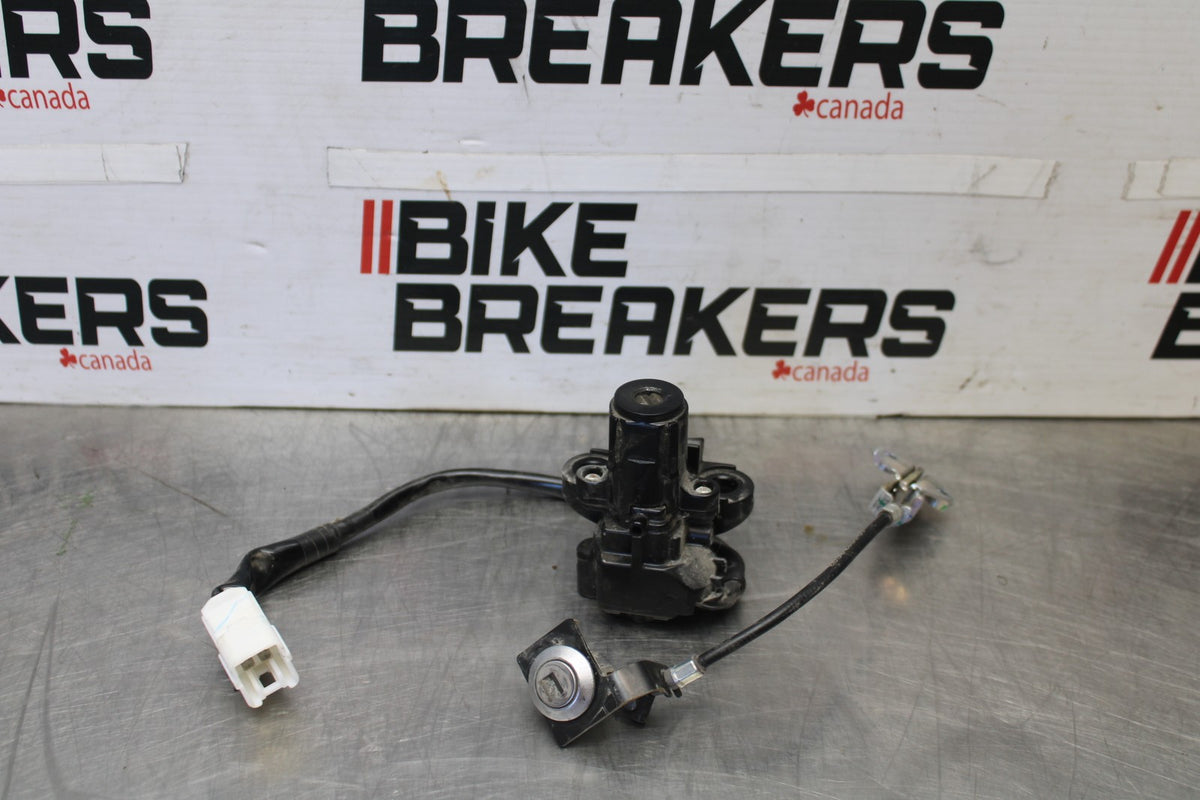 23 KAWASAKI NINJA 650 EX650 IGNITION LOCK AND SEAT LOCK NO KEY BB920