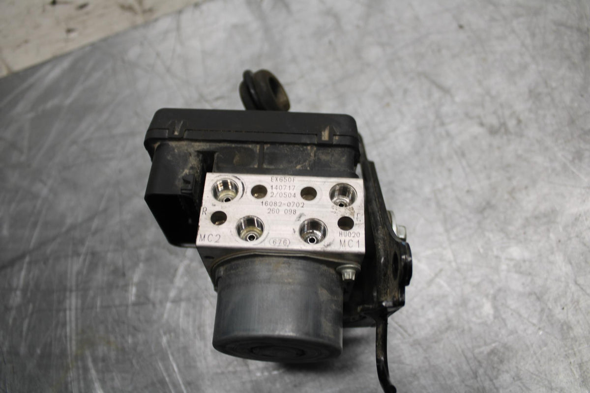 15-17 KAWASAKI EX 650 NINJA  EX 650 ABS ABS PUMP UNIT MODULE BB494