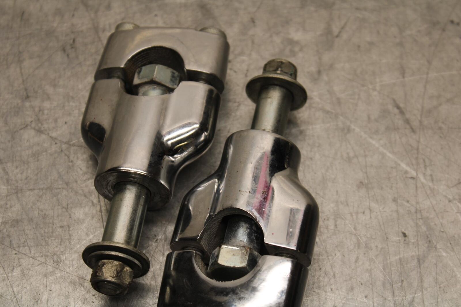2004 Suzuki Intruder 1500 VL1500 HANDLEBAR RISERS BB573
