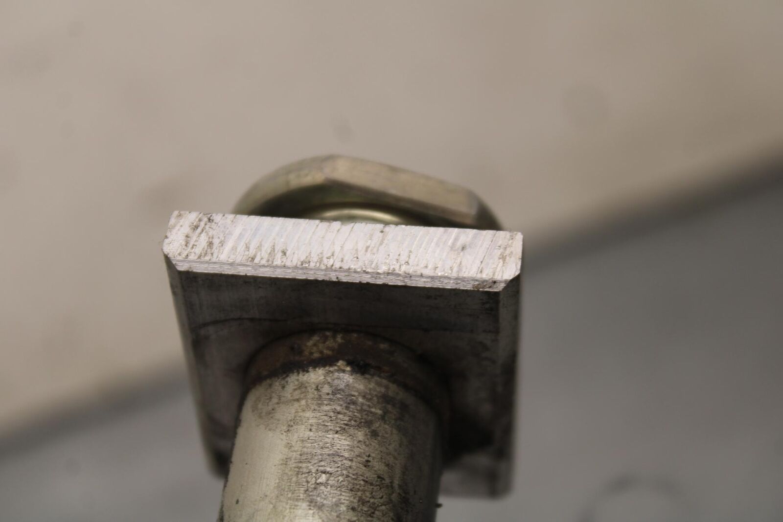 09-12 KAWASAKI NINJA ZX6R REAR AXLE WHEEL RIM PIVOT BOLT AXEL 41068-0613 BB640