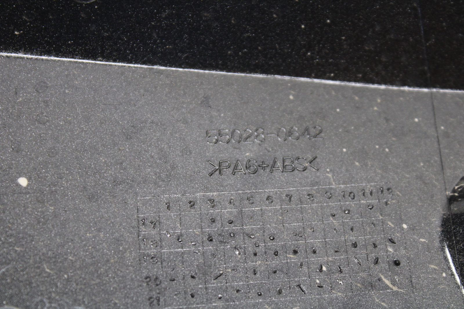 18-23 KAWASAKI NINJA 400 RIGHT MID UPPER SIDE FAIRING COWL PLASTIC BB660