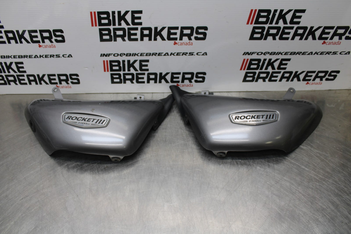 05 TRIUMPH ROCKET III SIDE COVER PANEL COWL FAIRING SET PAIR BB186