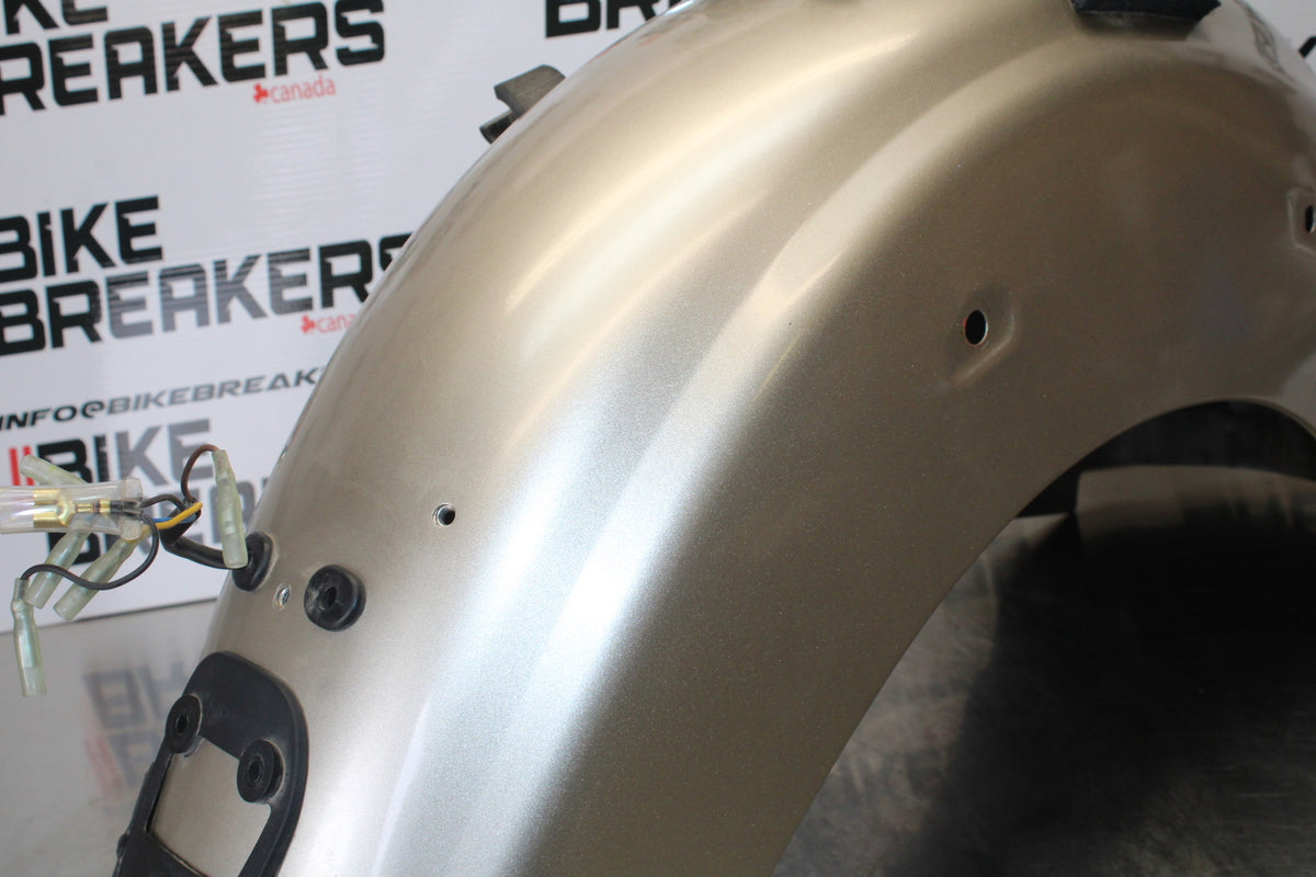 09 YAMAHA ROYAL STAR XVZ1300TF VENTURE REAR BACK WHEEL FENDER MUD GUARD BB151
