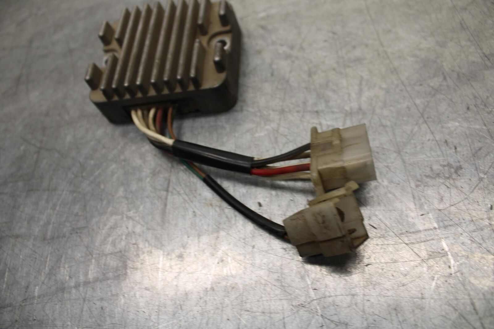 1979 Yamaha XS1100 RECTIFIER VOLTAGE REGULATOR 1T4-81960-A0-00 BB572