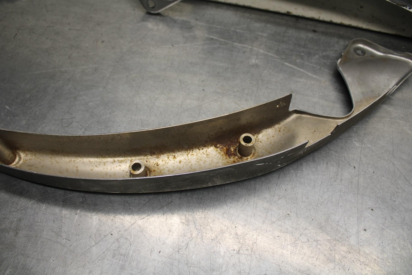 03-08 KAWASAKI VULCAN 1600 REAR BACK FENDER SUPPORT FRAME SUBFRAME BB616