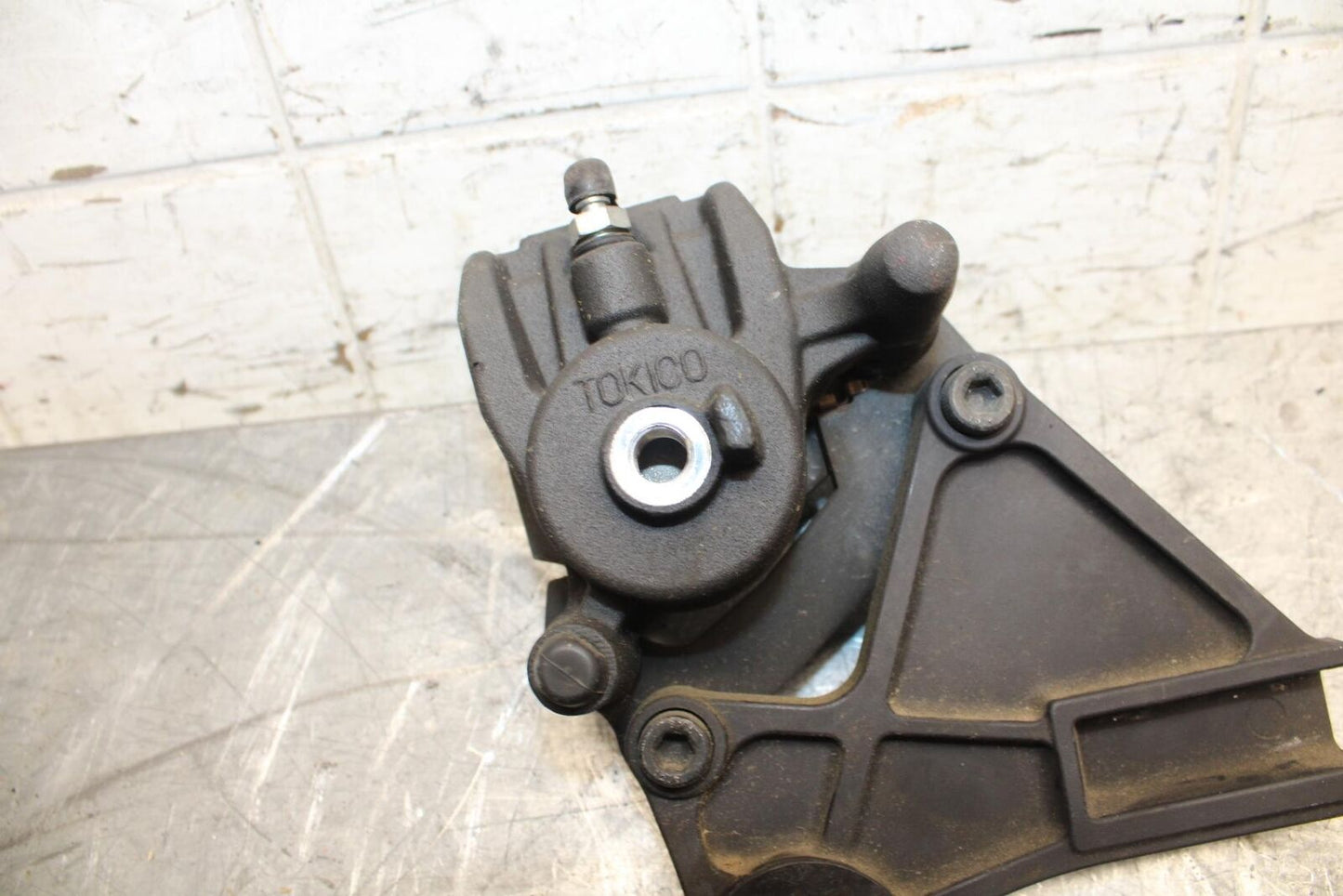 2009 Kawasaki Ninja ZX6R  REAR BACK BRAKE CALIPER W MOUNT BRACKET BB44