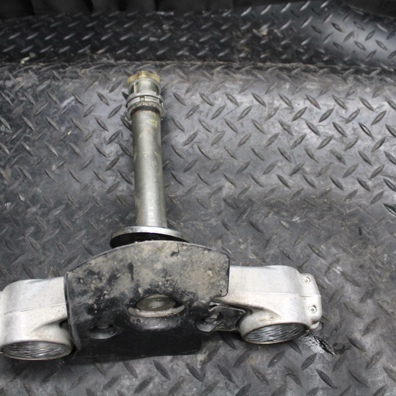 08-09 SUZUKI GSXR600 FRONT FORKS CLAMP LOWER TRIPLE TREE STEM 51410-01H10 BB204