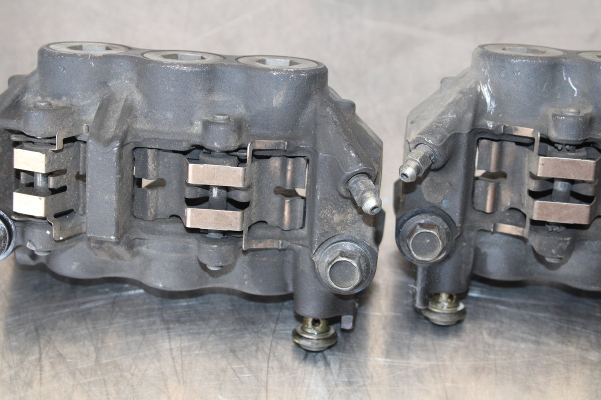 07-08 YAMAHA YZF R1 RIGHT LEFT FRONT BRAKE CALIPER SET PAIR CALIPERS BB160