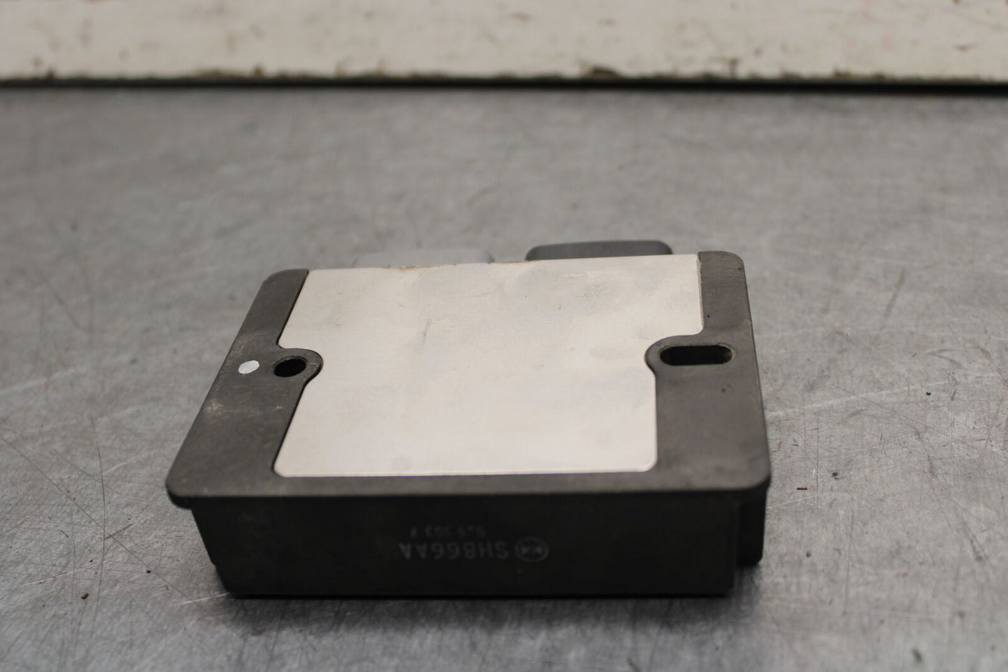 16 KAWASAKI NINJA ZX10R RECTIFIER VOLTAGE REGULATOR 21066-0748  BB650