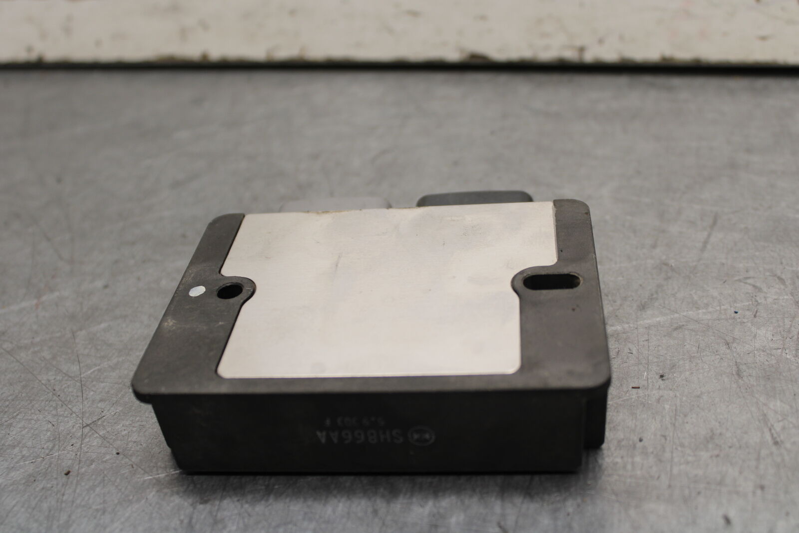 16 KAWASAKI NINJA ZX10R RECTIFIER VOLTAGE REGULATOR 21066-0748  BB650