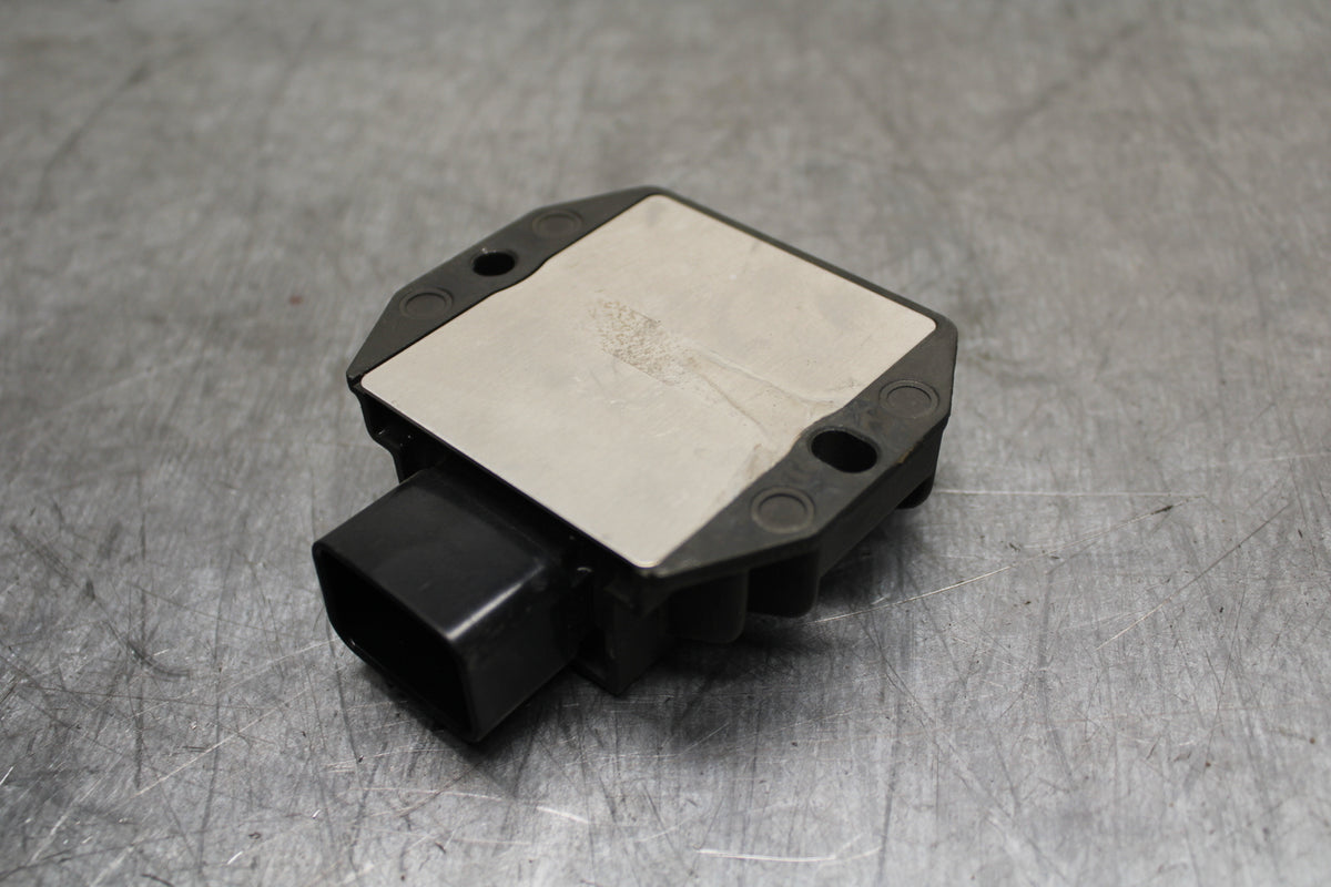 22-24 YAMAHA XSR900 RECTIFIER VOLTAGE REGULATOR BB710