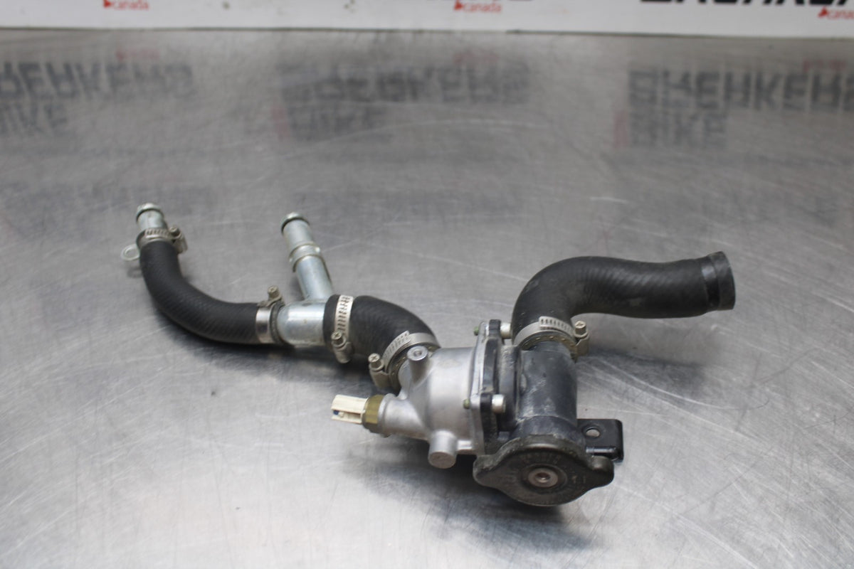 06 KAWASAKI VULCAN 900 THERMOSTAT W HOUSING ASSEMBLY BB799