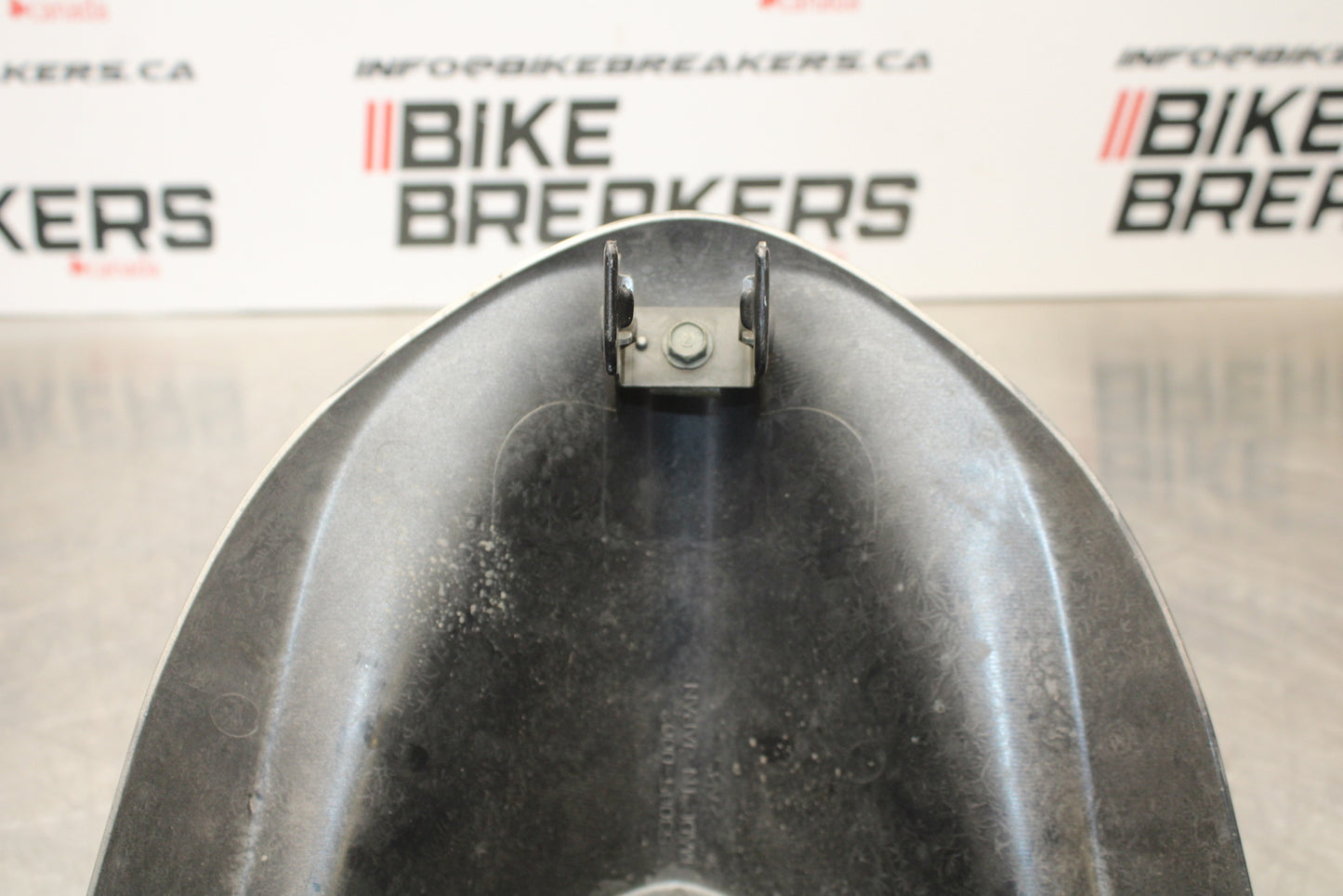 04-05 KAWASAKI NINJA ZX10R OEM REAR BACK SEAT SOLO COWL FAIRING COVER BB163