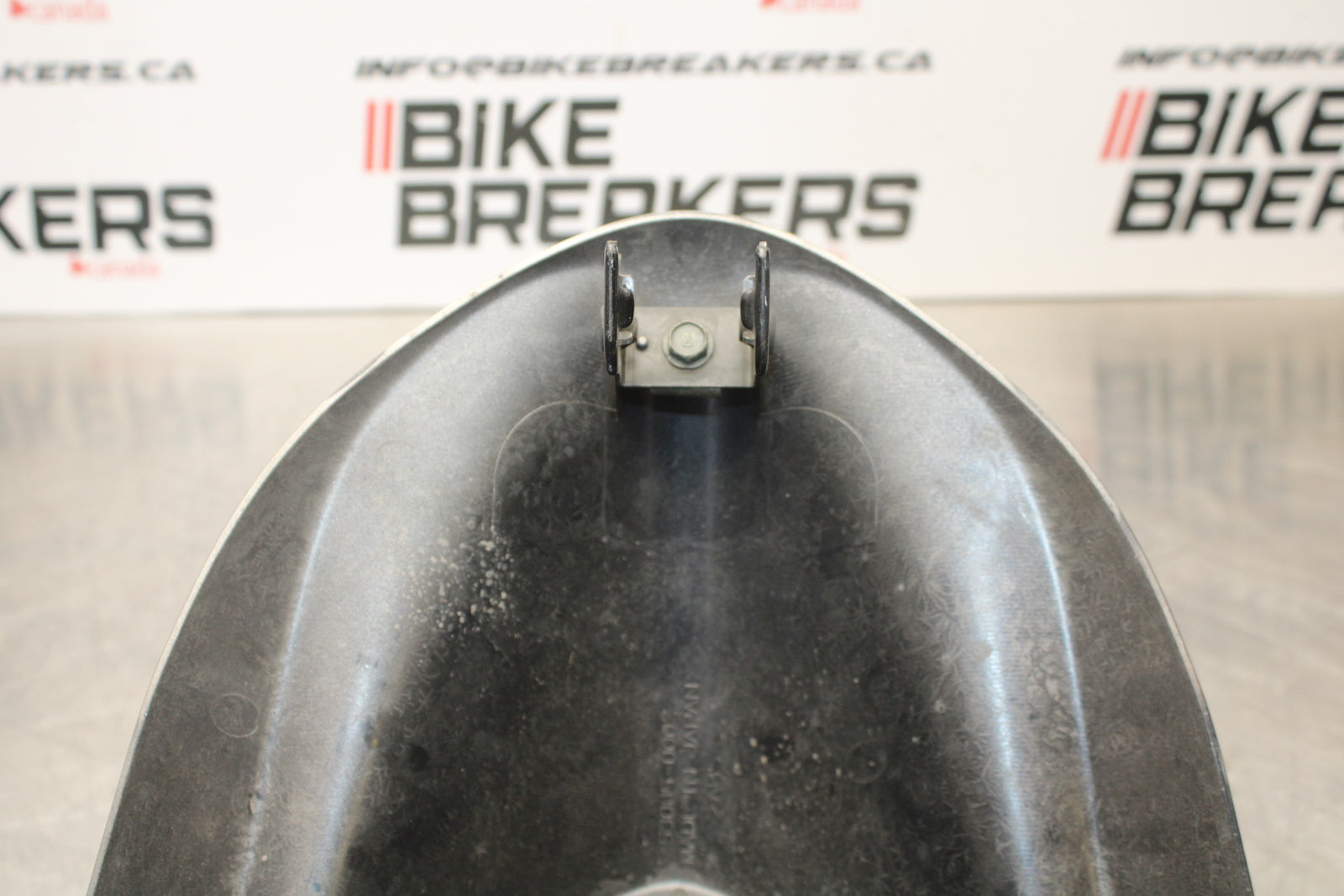 04-05 KAWASAKI NINJA ZX10R OEM REAR BACK SEAT SOLO COWL FAIRING COVER BB163