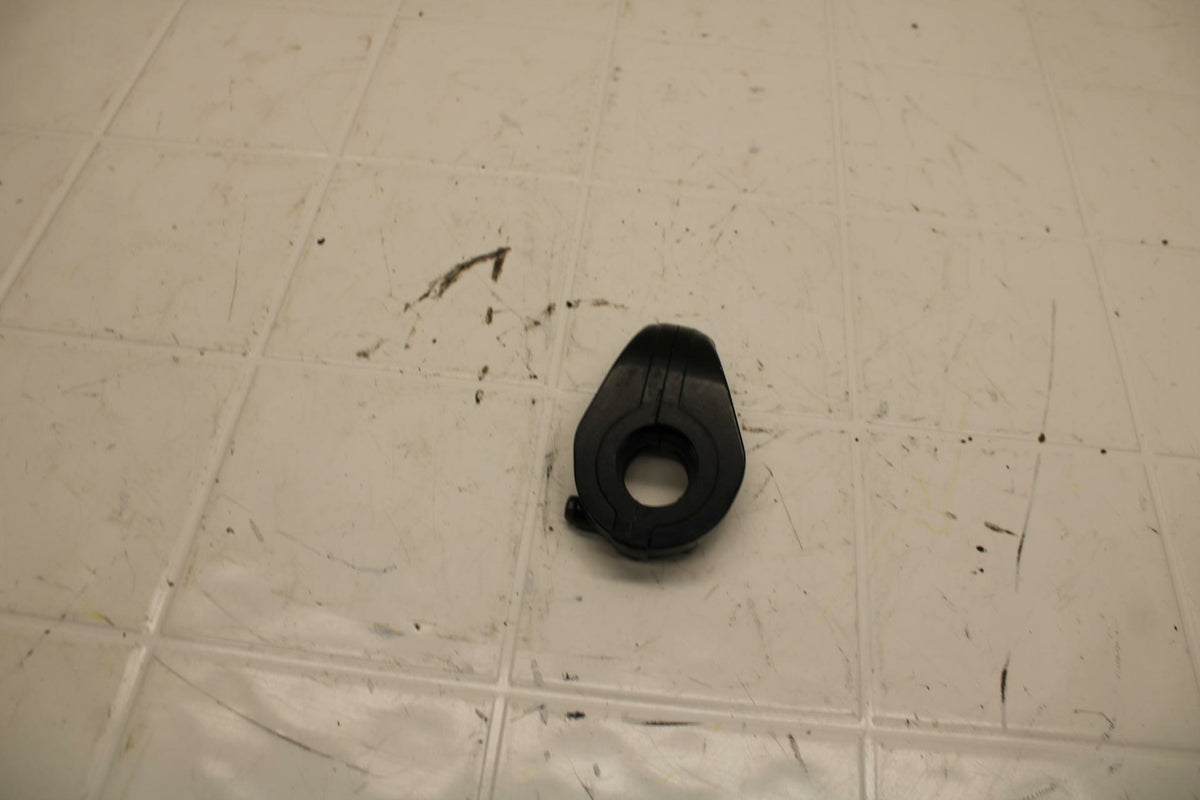 01 YAMAHA YZF R1 THROTTLE CABLE LINE HOUSING GUIDE BB25
