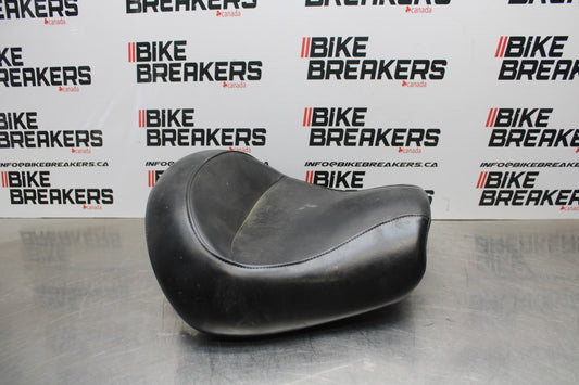 03-08 KAWASAKI VULCAN 1600 FRONT DRIVERS SEAT BB196