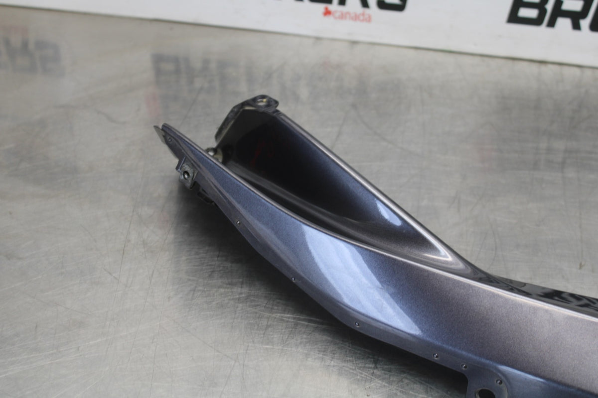 06-07 YAMAHA YZF R6 RIGHT FRONT UPPER SIDE FAIRING COWL PLASTIC BB00