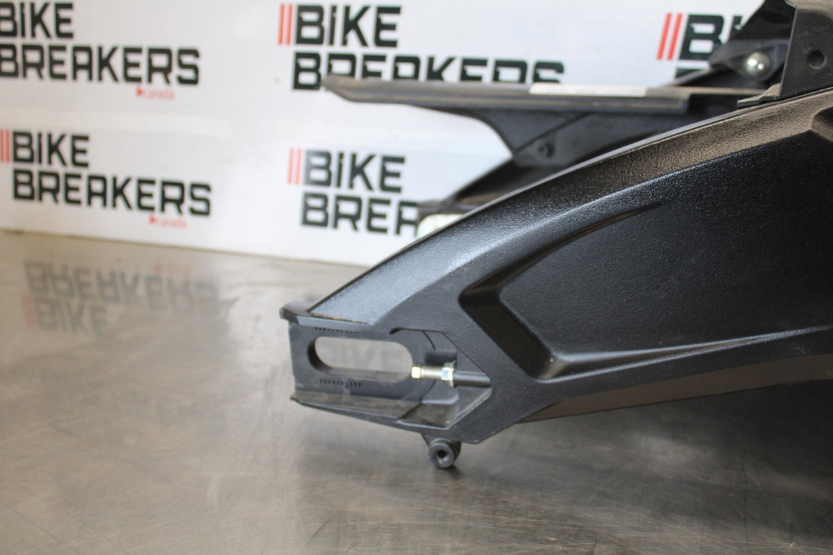 15-26 SUZUKI GSXR600 REAR SWINGARM BACK SUSPENSION SWING ARM BB888