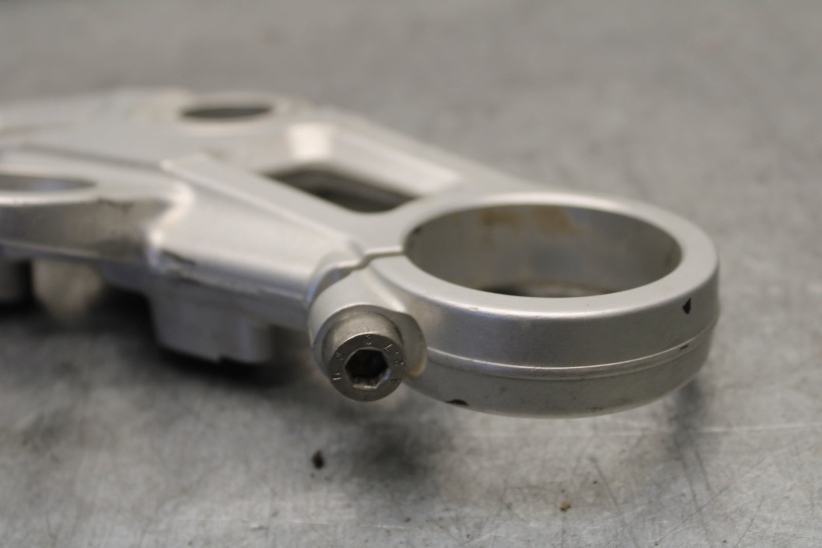 09-11 TRIUMPH DAYTONA 675 FORKS UPPER TRIPLE TREE CLAMP BB652