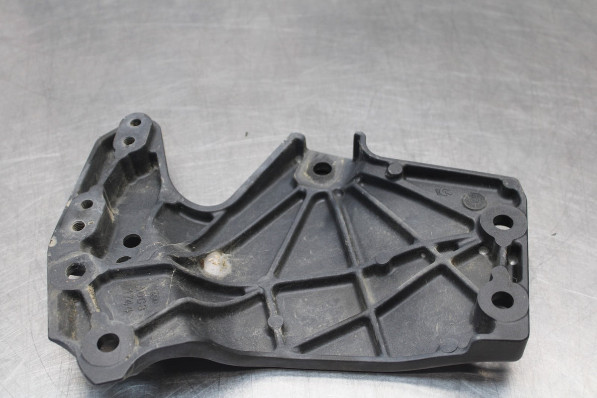 09 KAWASAKI CONCOURS 14 ZG1400B ENGINE SPROCKET COVER BB875