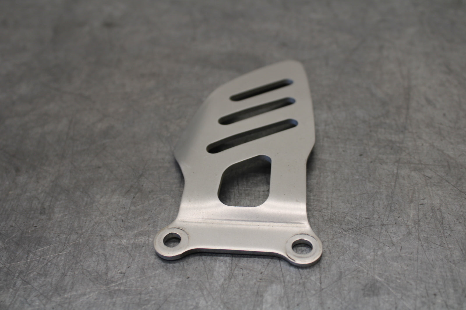 06-07 SUZUKI GSXR 600 LEFT REARSET REAR SET HEEL GUARD COVER  BB694