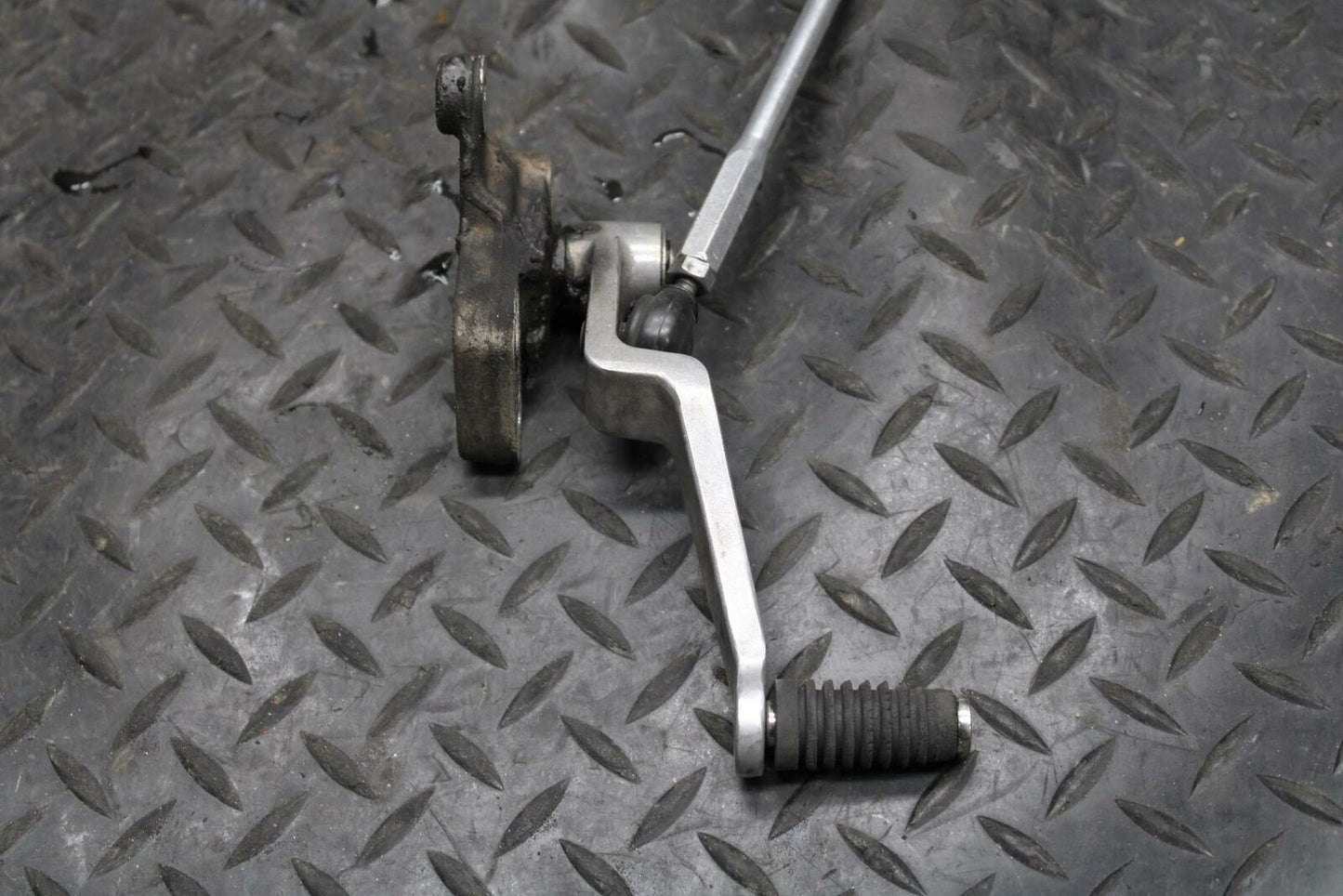 08-09 SUZUKI GSXR750 SHIFTER LINKAGE  PEDAL 25525-01H00 25600-01H01  BB208