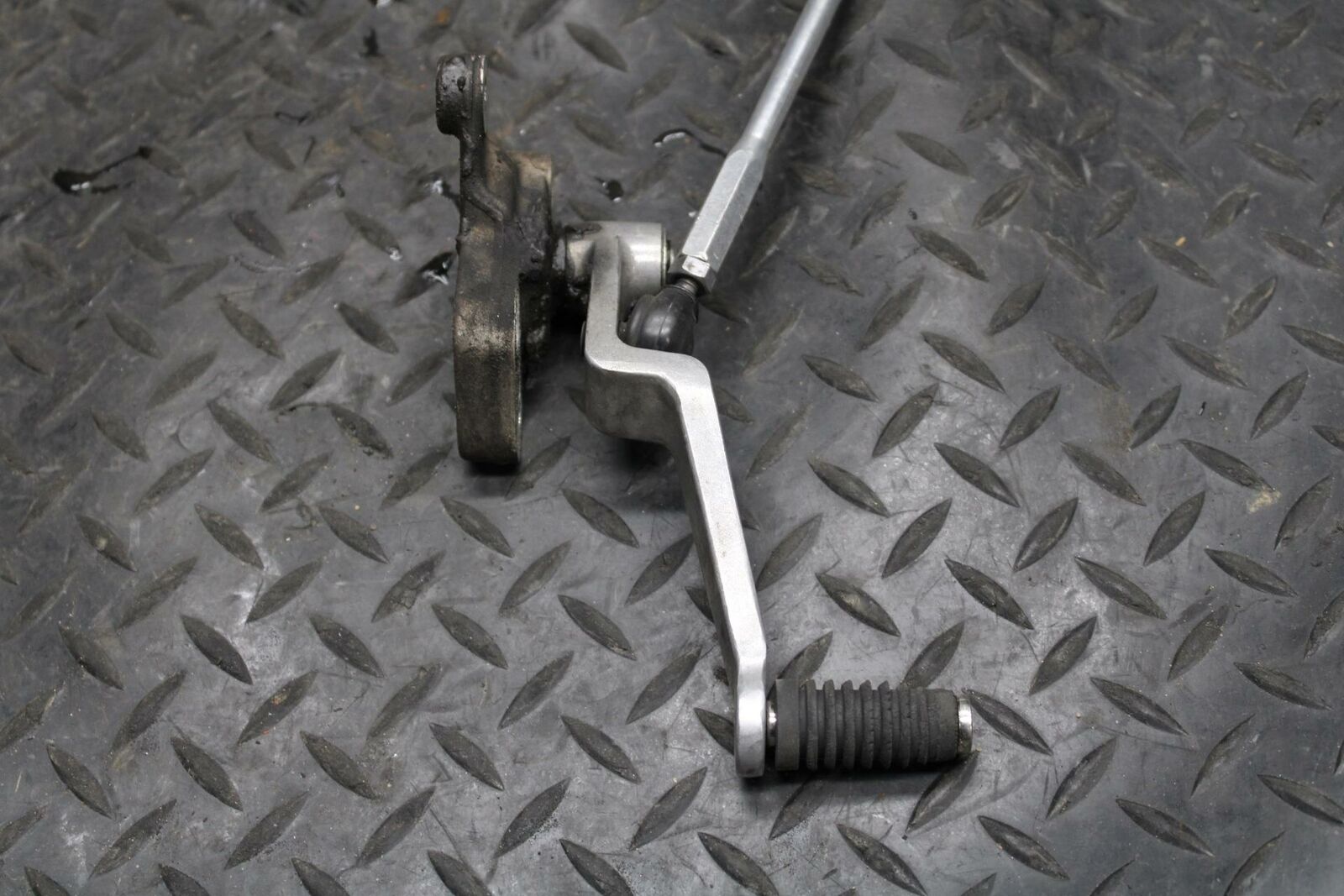 08-09 SUZUKI GSXR750 SHIFTER LINKAGE  PEDAL 25525-01H00 25600-01H01  BB208