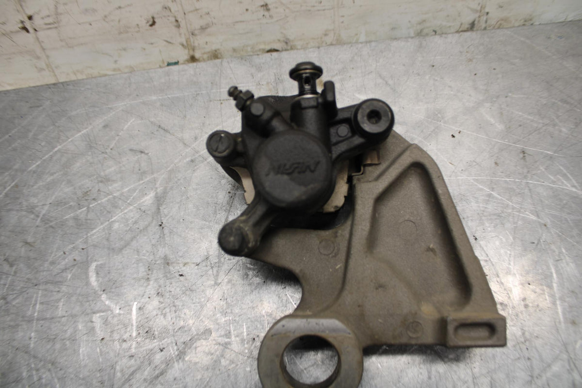 18 YAMAHA YZF R1  REAR BACK BRAKE CALIPER W MOUNT BRACKET BB473