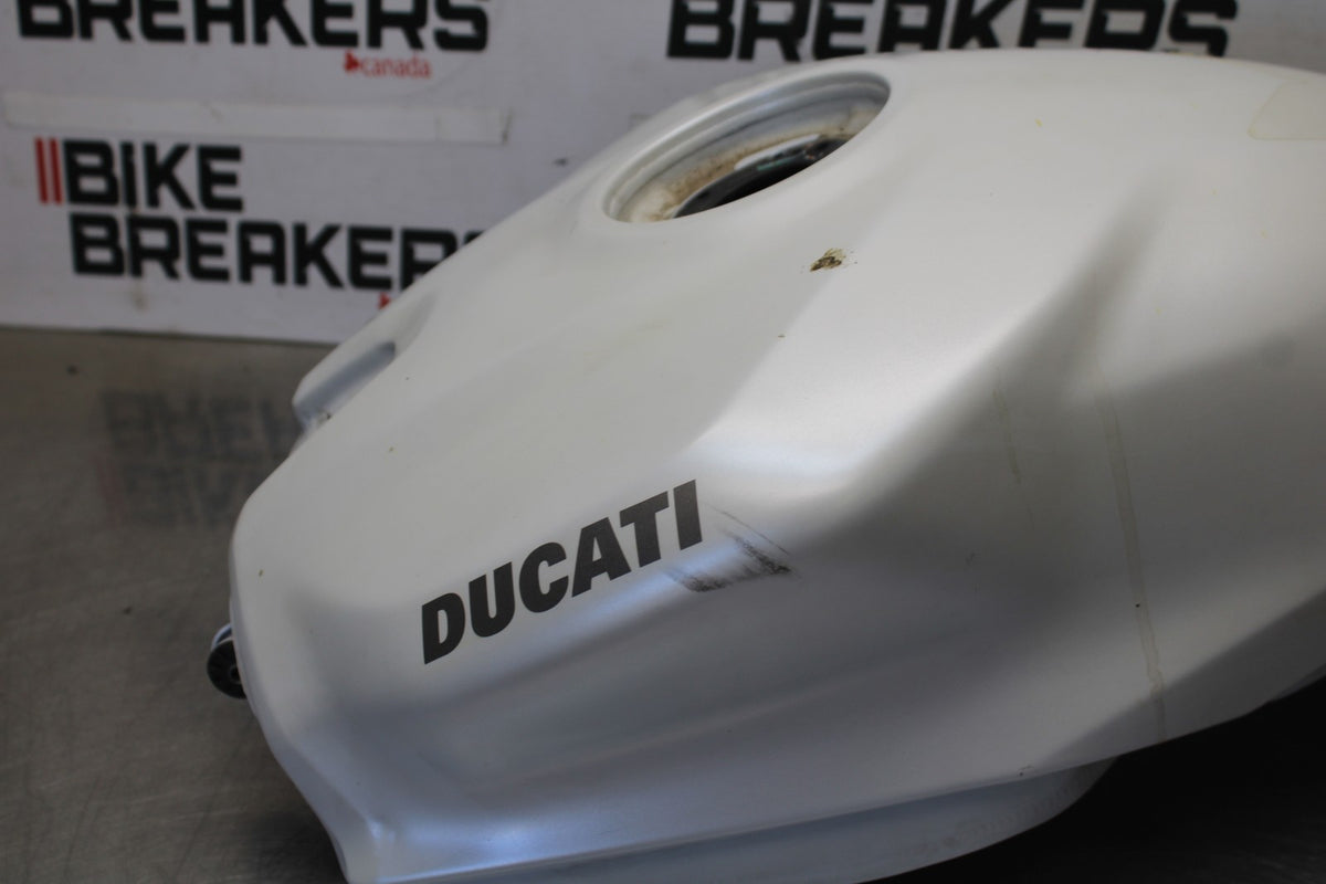 16 DUCATI 959 PANIGALE GAS TANK FUEL CELL PETROL RESERVOIR BB912