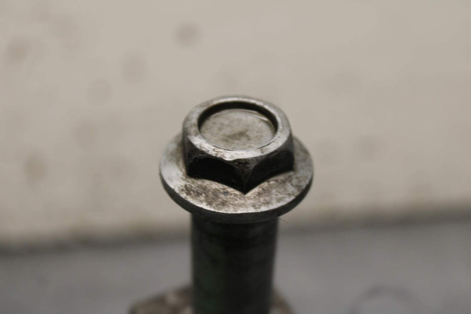 14-15 KAWASAKI NINJA 650 EX650F ABS REAR AXLE WHEEL RIM PIVOT BOLT AXEL BB741