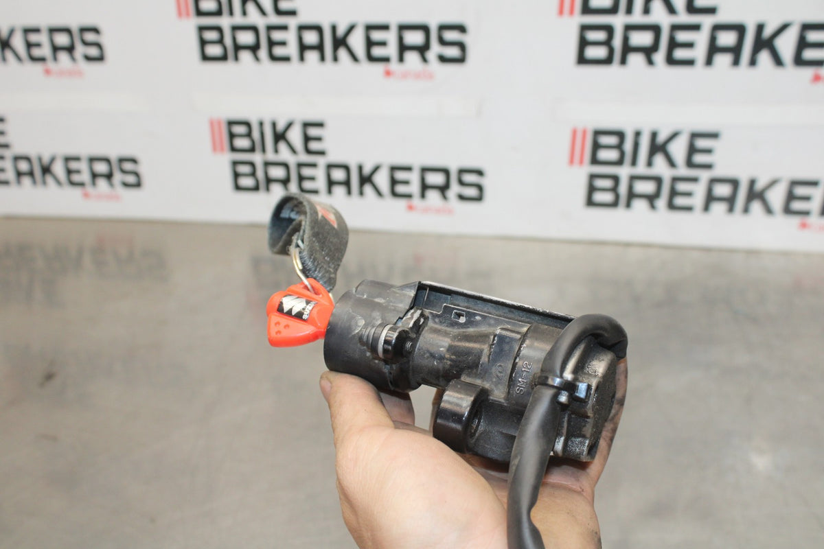 11-26 SUZUKI GSXR750 IGNITION LOCK KEY SET W/ GAS CAP AND SEAT LOCK BB900