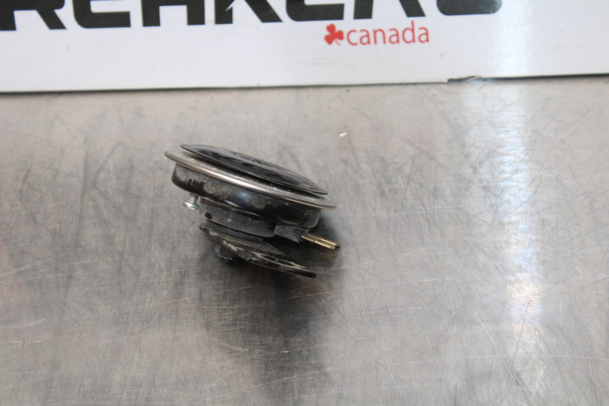 24-25 KAWASAKI NINJA ZX4R HORN SIGNAL BB174