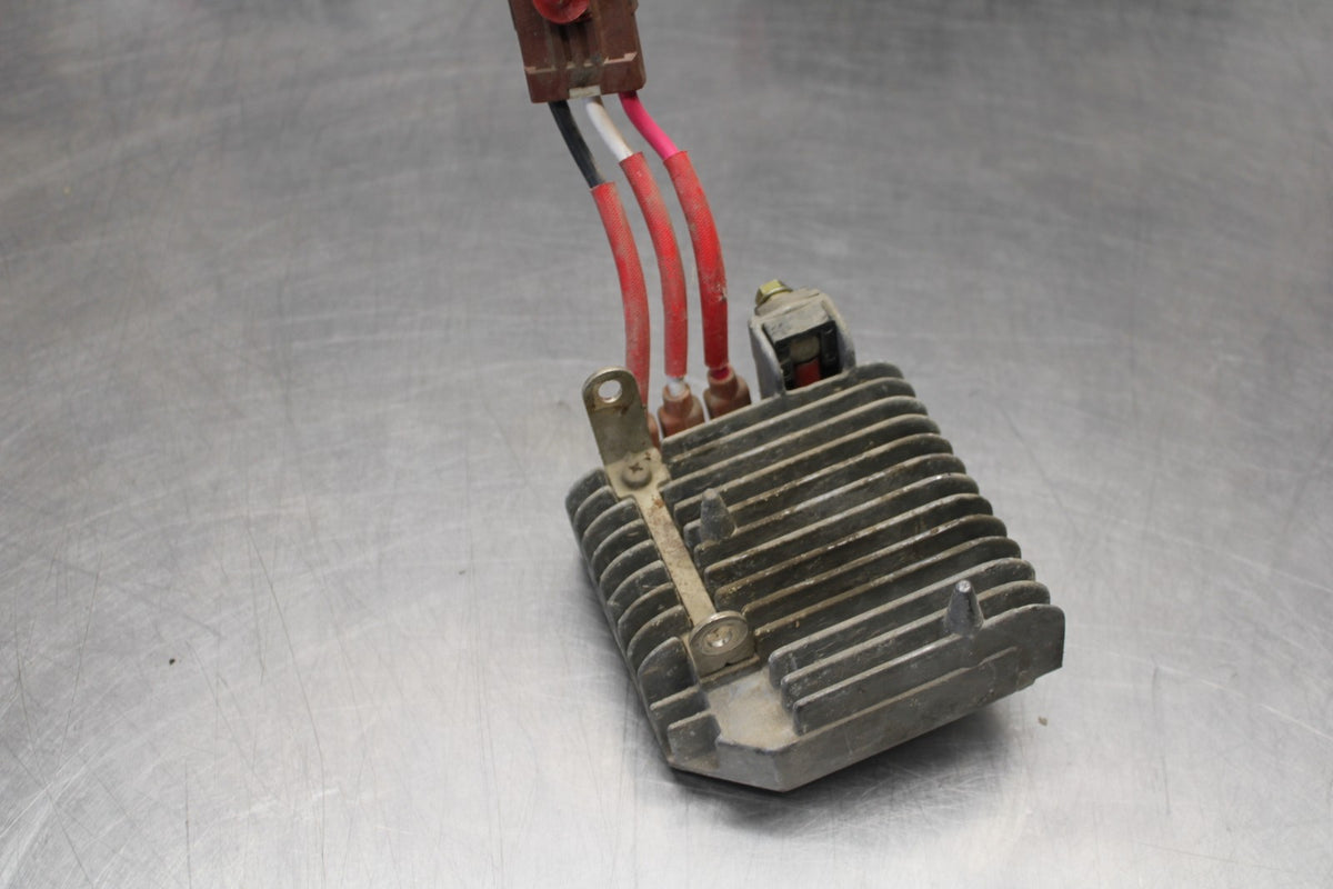 88-00 HONDA GOLDWING 1500 RECTIFIER VOLTAGE REGULATOR BB883