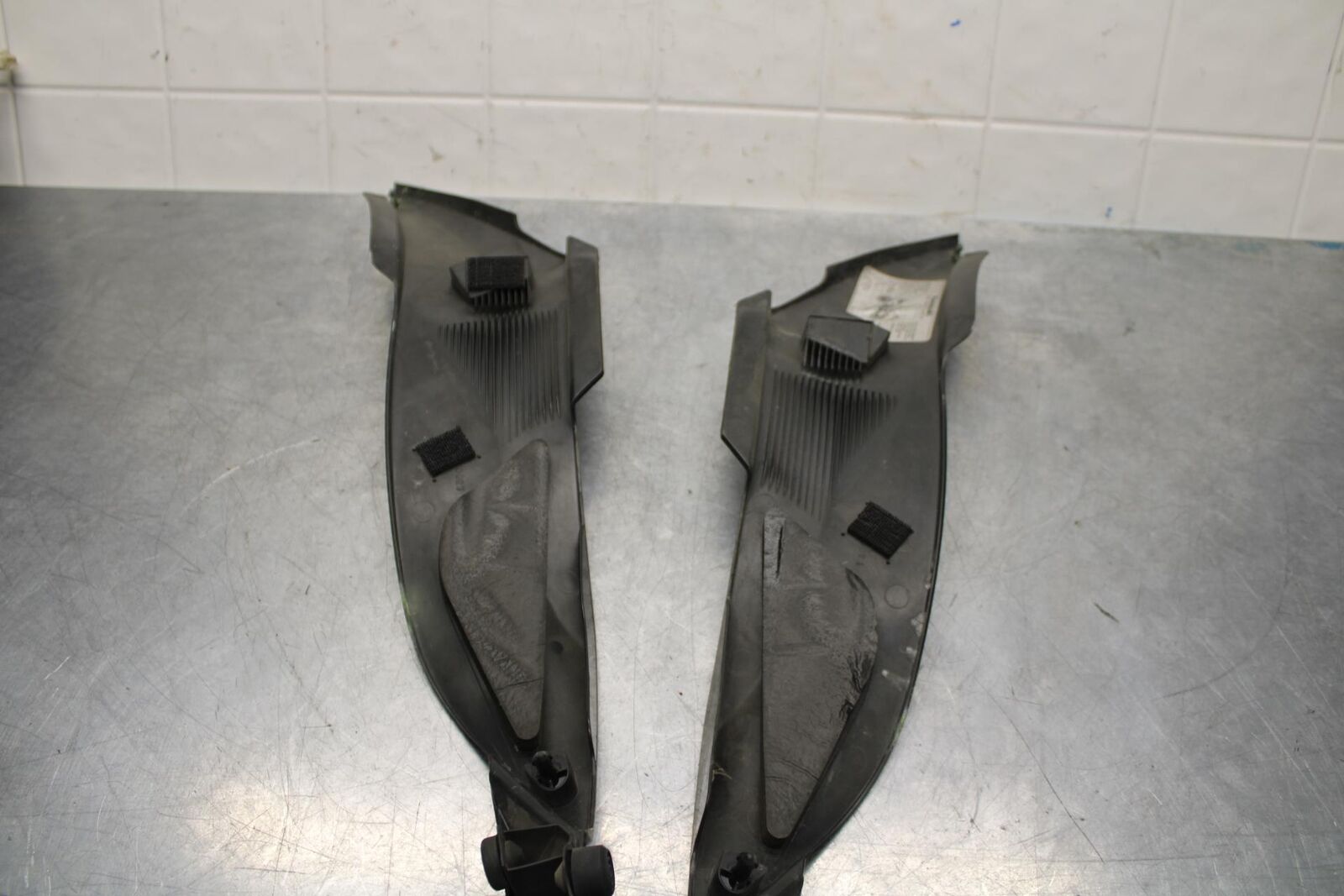 2011 Kawasaki Ninja ZX6R ZX600R RIGHT LEFT FRONT SIDE SEAT SADDLE PANEL  BB587