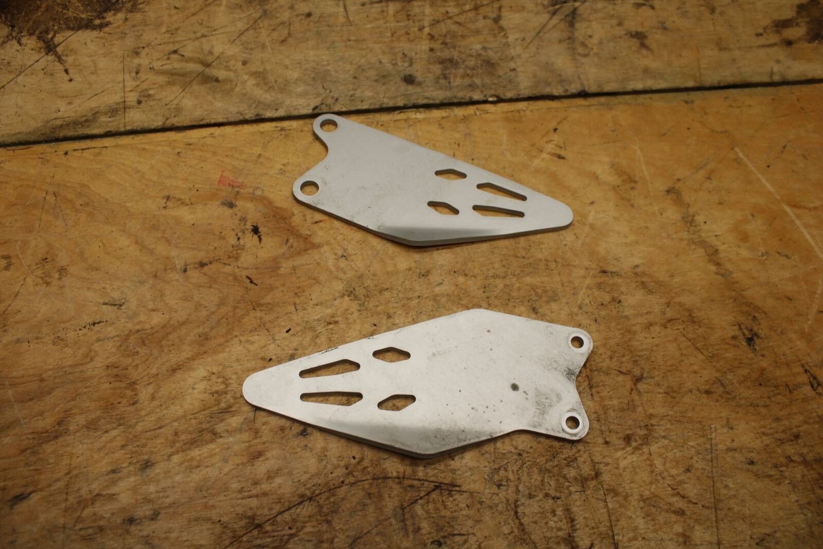 19-20 KAWASAKI NINJA ZX6R LEFT RIGHT REARSET HEEL GUARD COVER PAIR  BB338