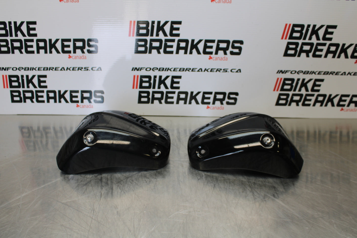 09 YAMAHA ROYAL STAR XVZ1300TF VENTURE SIDE COVER PANEL COWL FAIRING SET  BB151 