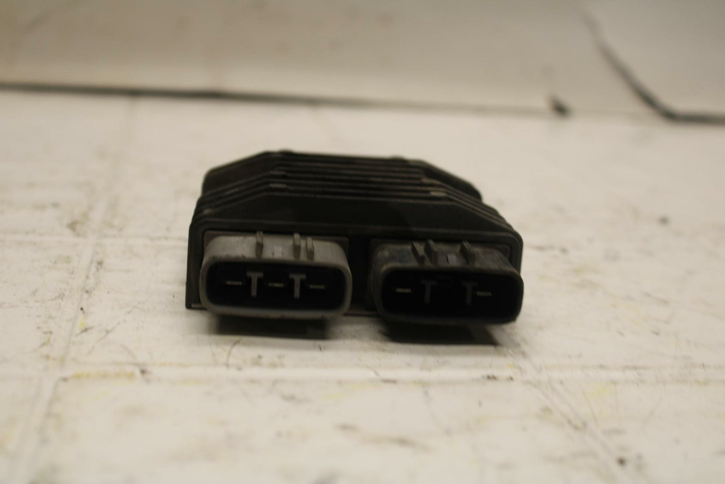 04-05 KAWASAKI NINJA ZX10R RECTIFIER VOLTAGE REGULATOR 21066-0771 BB398