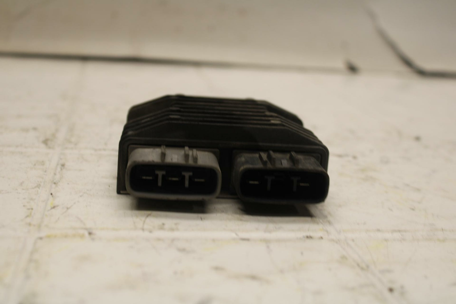 04-05 KAWASAKI NINJA ZX10R RECTIFIER VOLTAGE REGULATOR 21066-0771 BB398