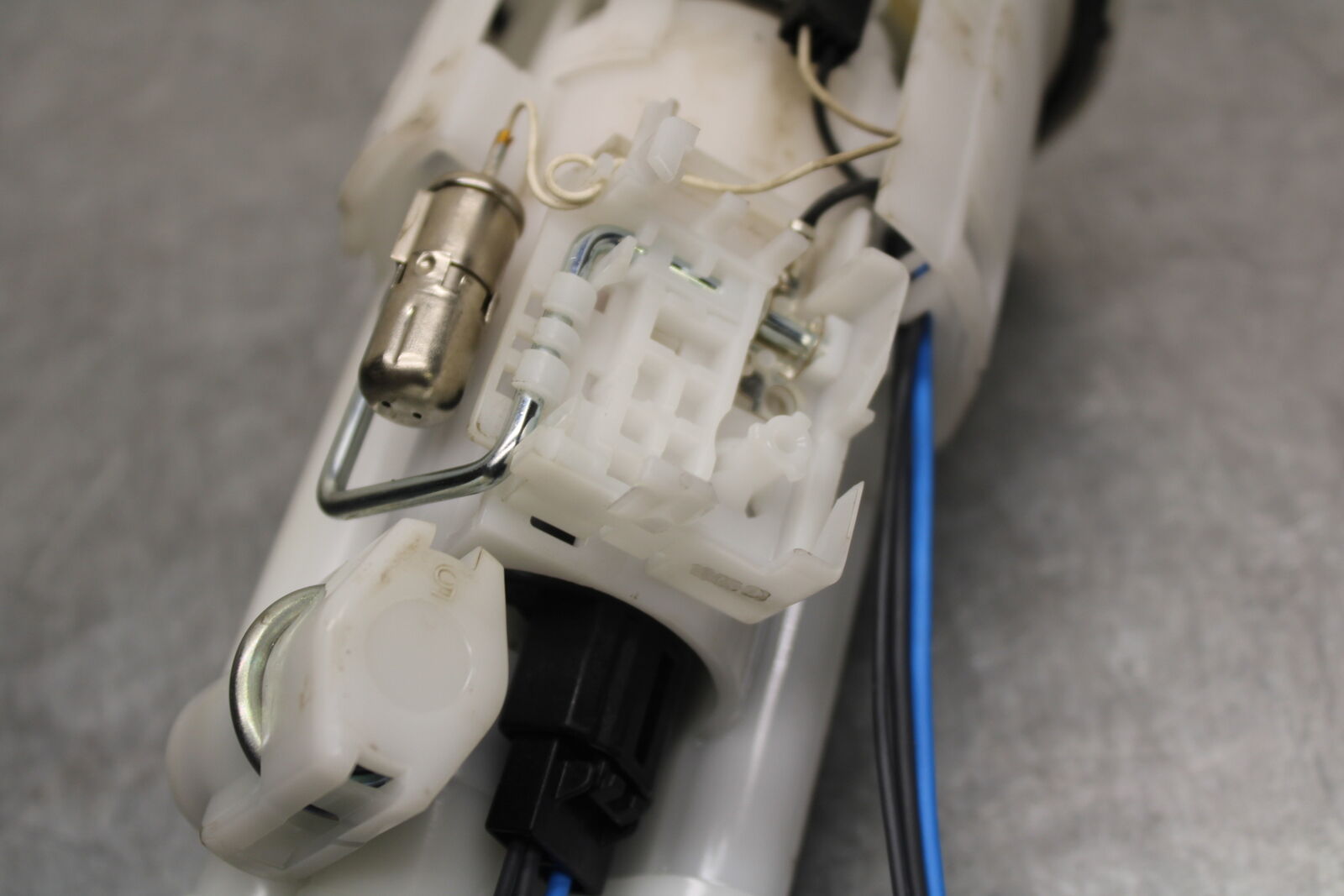 09-14 YAMAHA YZF R1 FUEL PUMP GAS PETROL SENDER UNIT 14B-13907-20-00 BB696