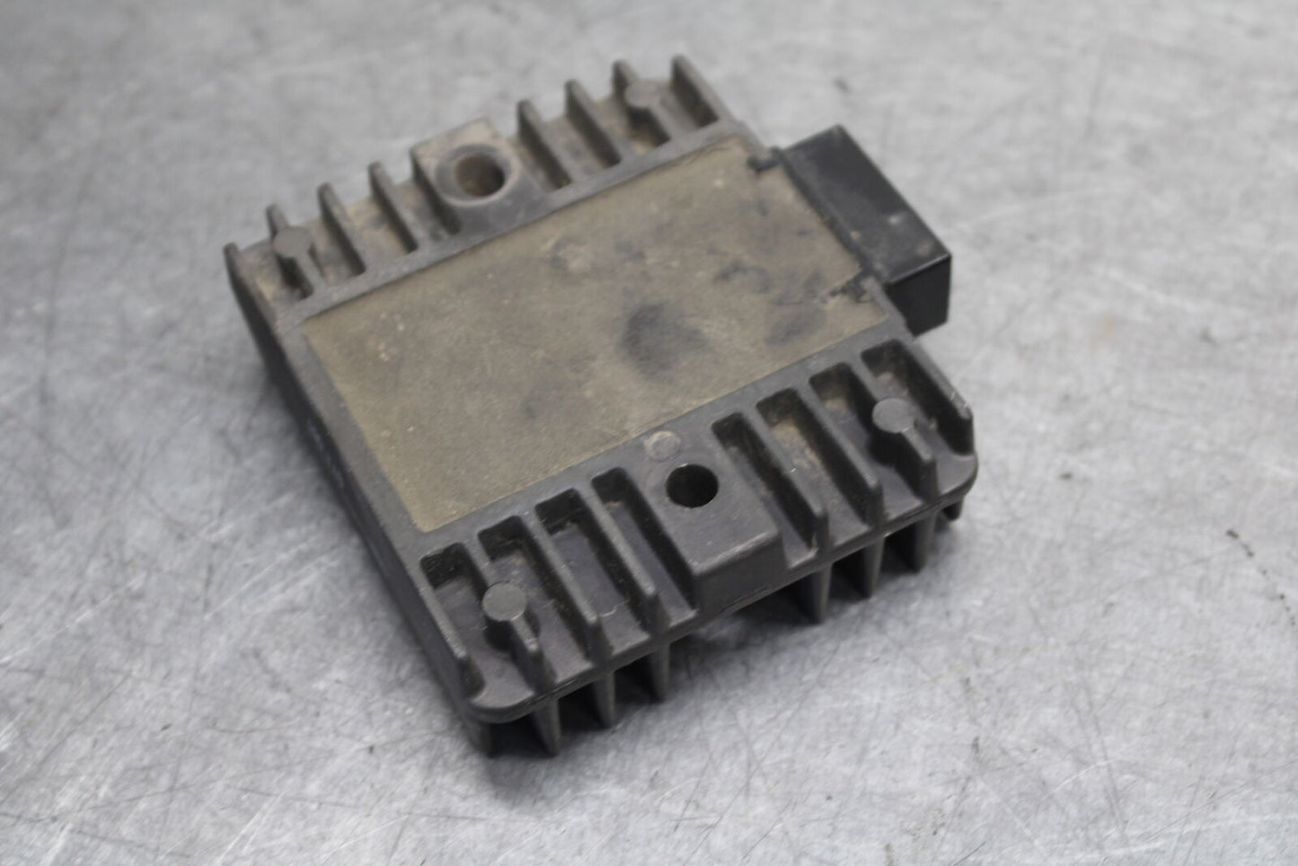 08-09 YAMAHA YZF R6S RECTIFIER VOLTAGE REGULATOR  BB690
