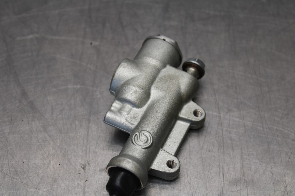 16 APRILIA TUONO V4 1100 REAR BACK BRAKE MASTER CYLINDER BB905
