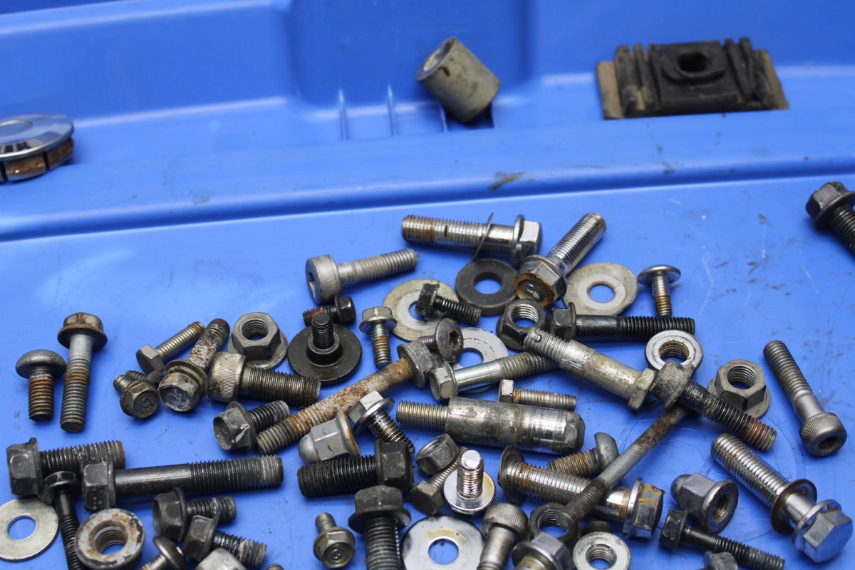 09 HONDA SHADOW 750 VT750 C2 MOUNTING BOLTS HARDWARE MOTOR SCREWS BB809