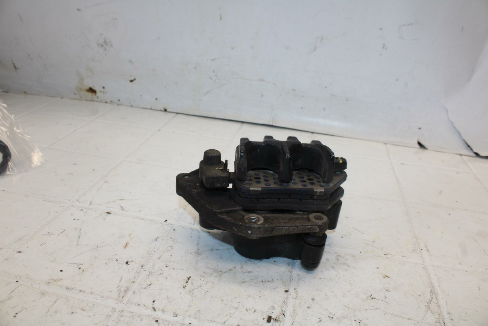 11-13 HONDA CBR250R  FRONT BRAKE CALIPER BB13