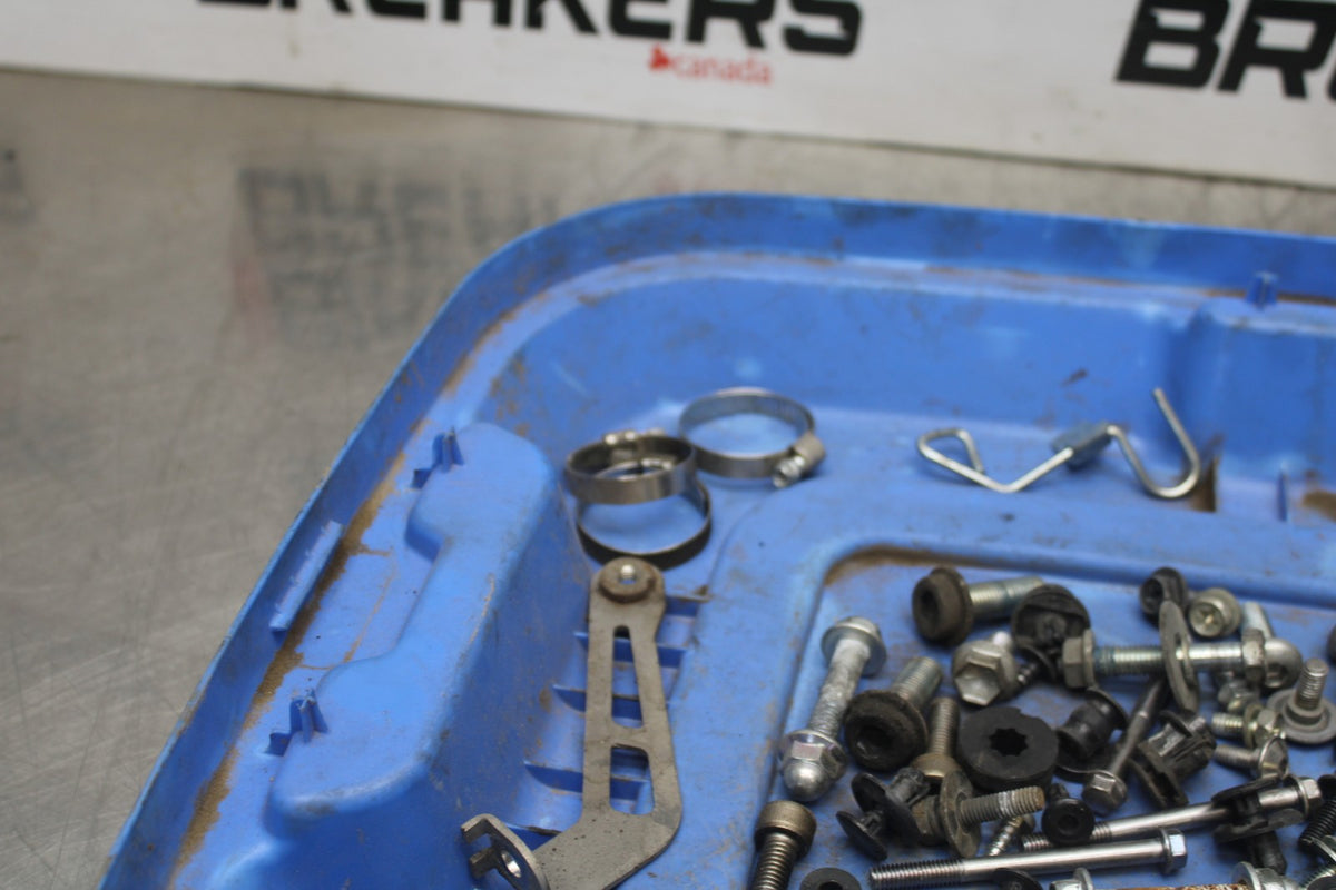 11-26 SUZUKI GSXR750 MOUNTING BOLTS HARDWARE SCREWS BB900