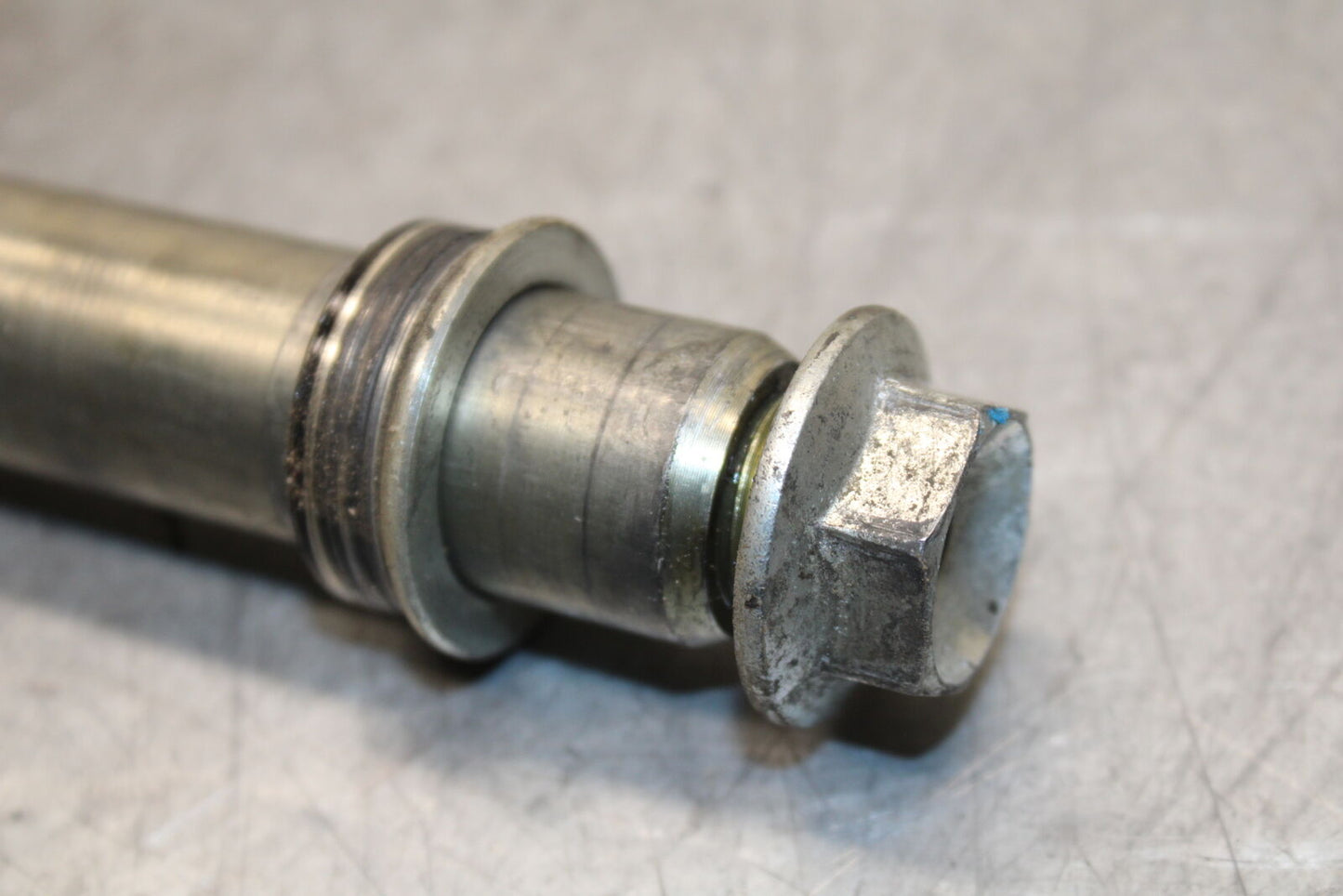 08-09 SUZUKI GSXR600 FRONT WHEEL RIM AXLE PIVOT BOLT BB728