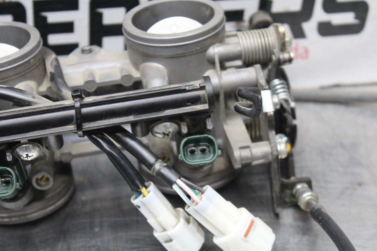 06 KAWASAKI NINJA 650 EX650 MAIN FUEL INJECTORS / THROTTLE BODIES BB823