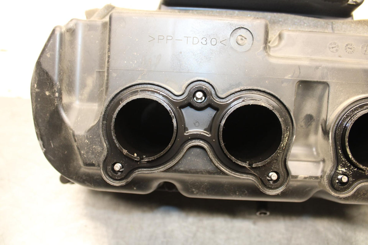 2012 Yamaha FZ8 AIRBOX AIR INTAKE BB550