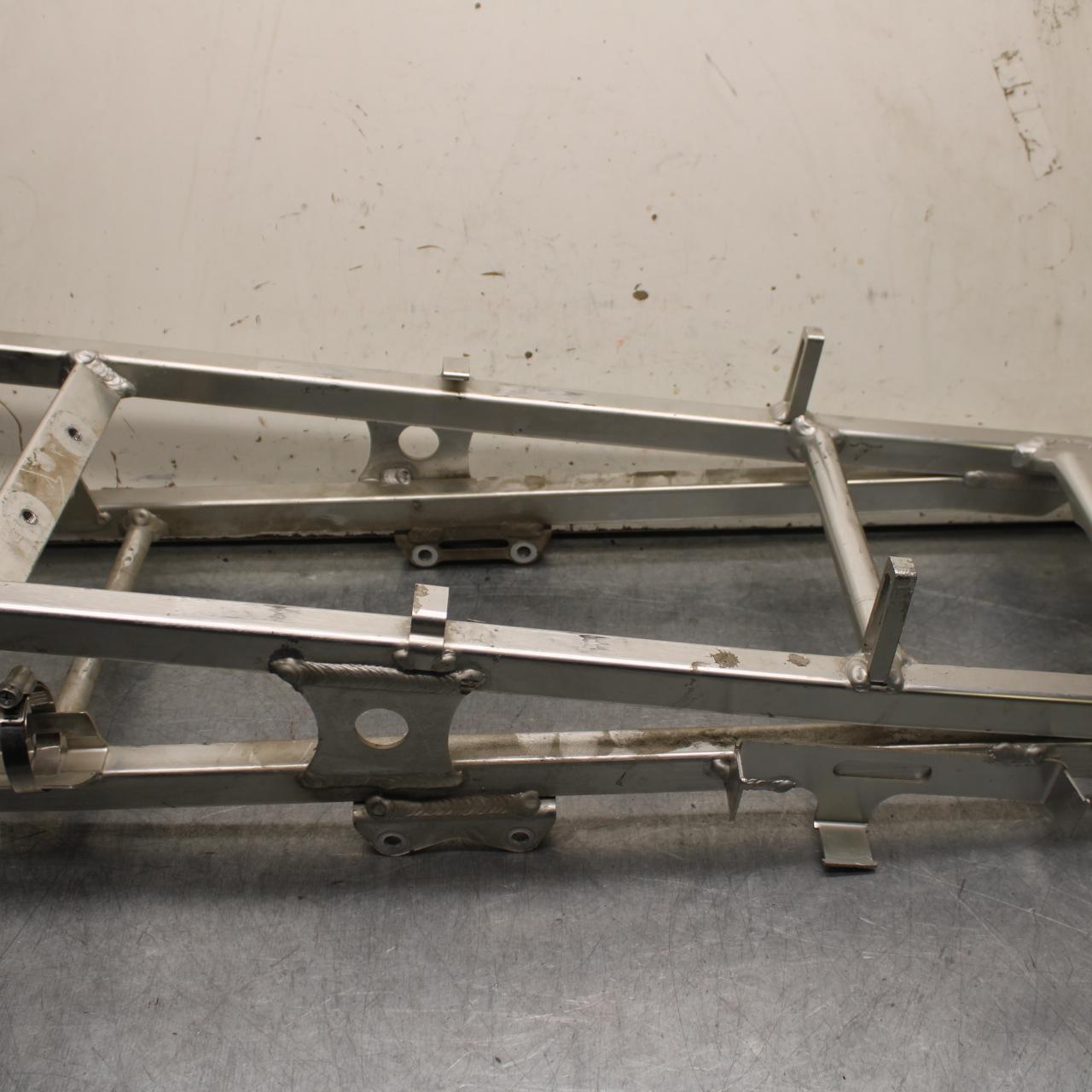 01-06 HONDA CBR600F4I REAR SUBFRAME BACK SUB FRAME 50200-MBW-D20 BB644