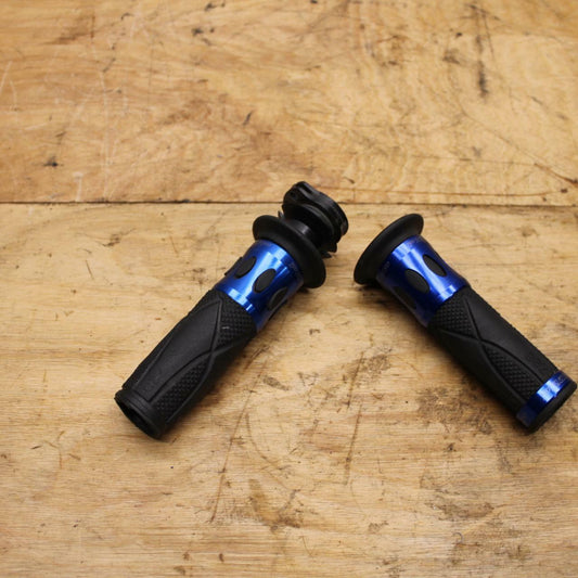 04-05 SUZUKI GSXR600 RIGHT LEFT CLIPON HANDLEBAR GRIPS GRIP PAIR SET BB329